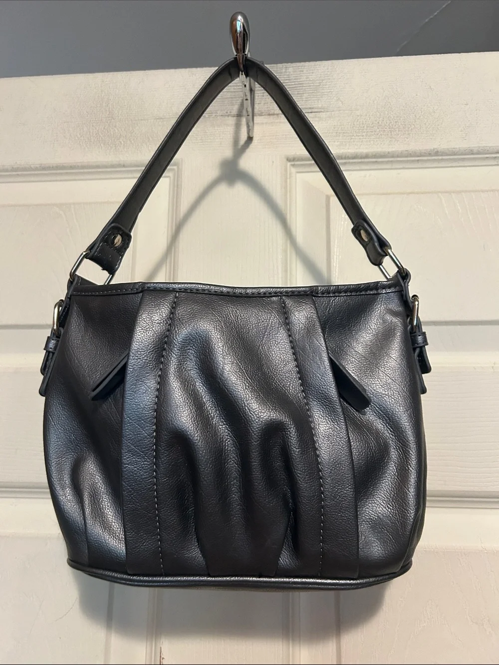 Nine & Co. Gray Faux Leather Shoulder Bag